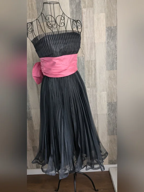 Betsey Johnson Special Occasion Dress - Picture 6 of 16